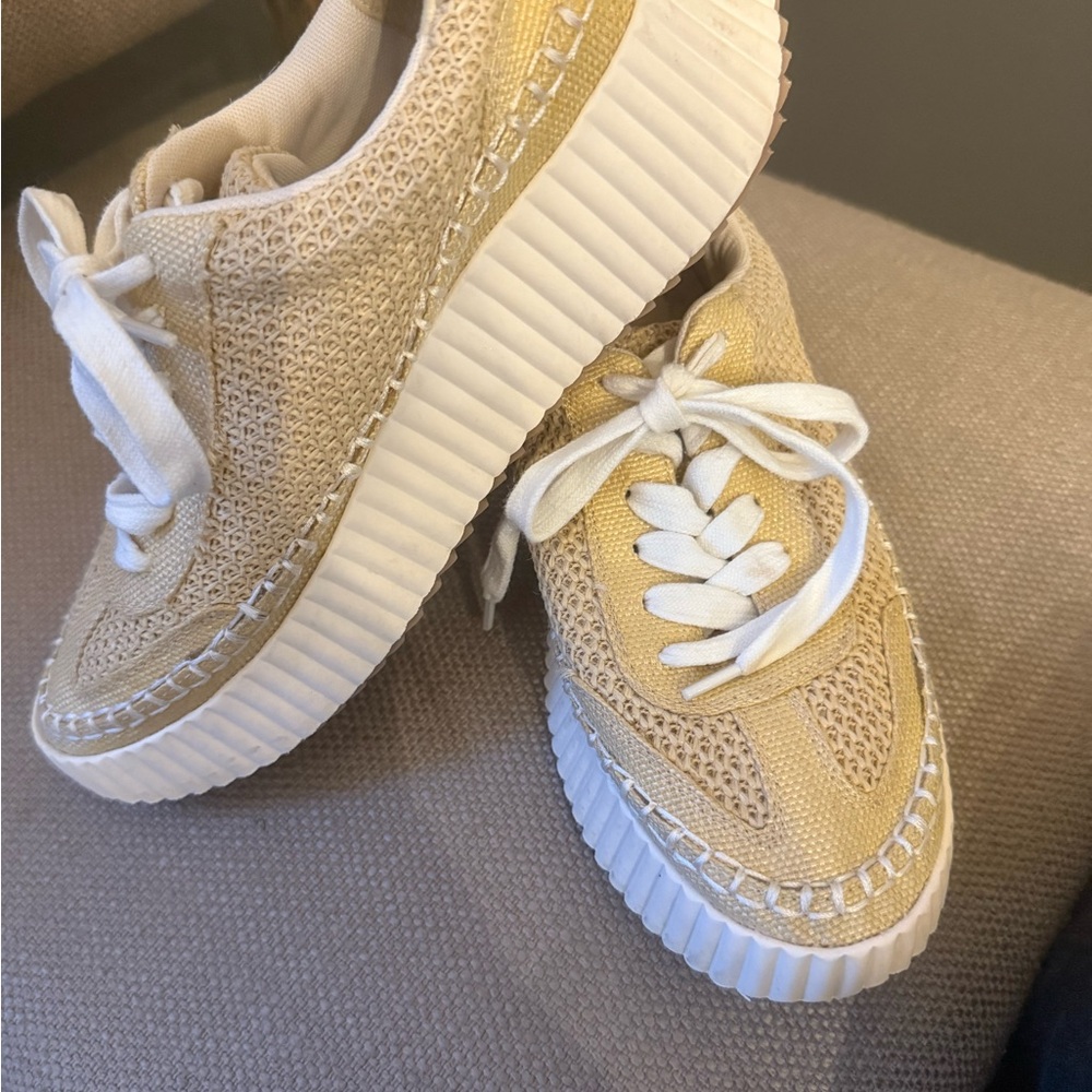 Dolce Vita Dolen Sneaker